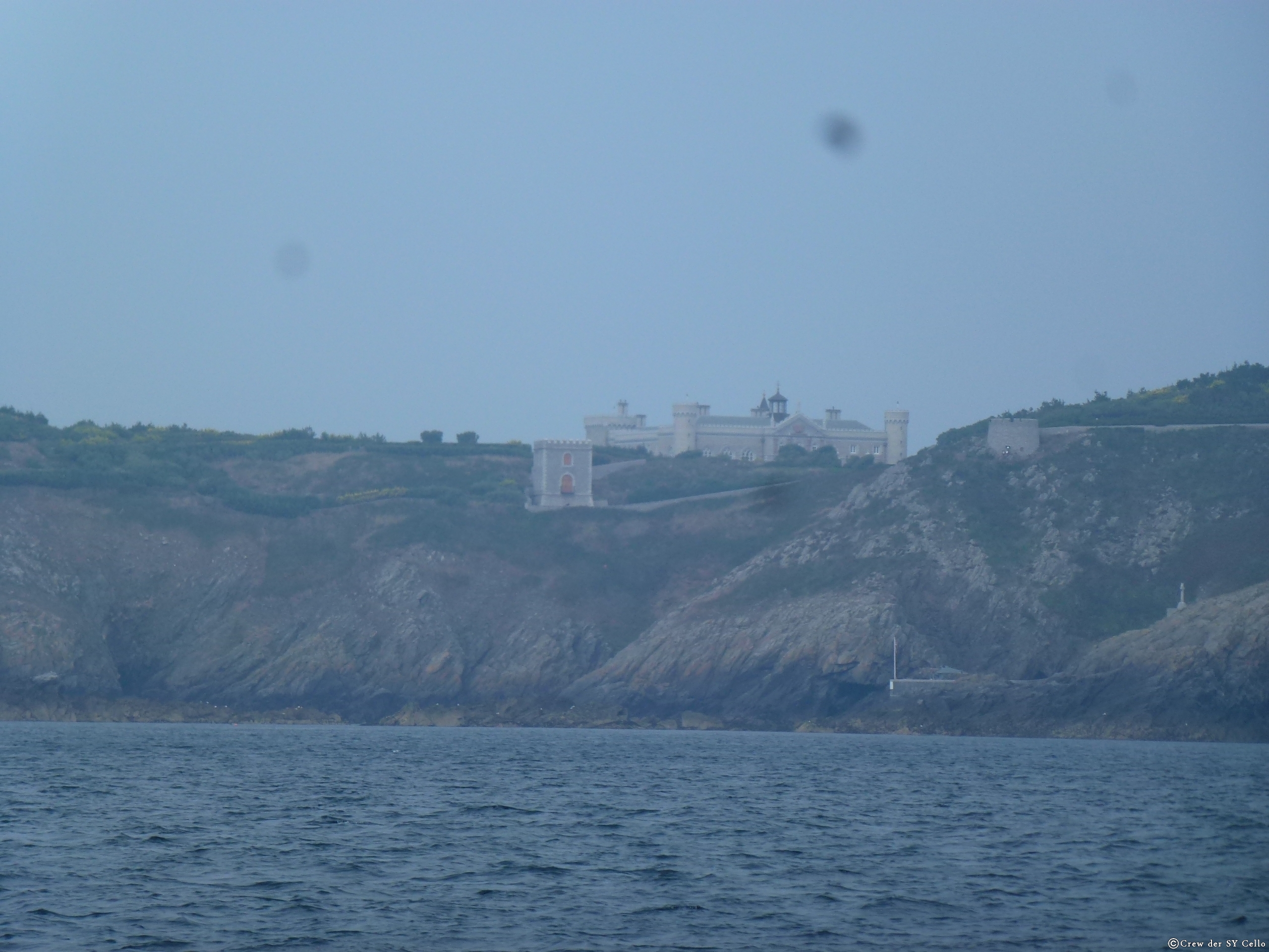 Schloss auf der Nachbarinsel von Sark.