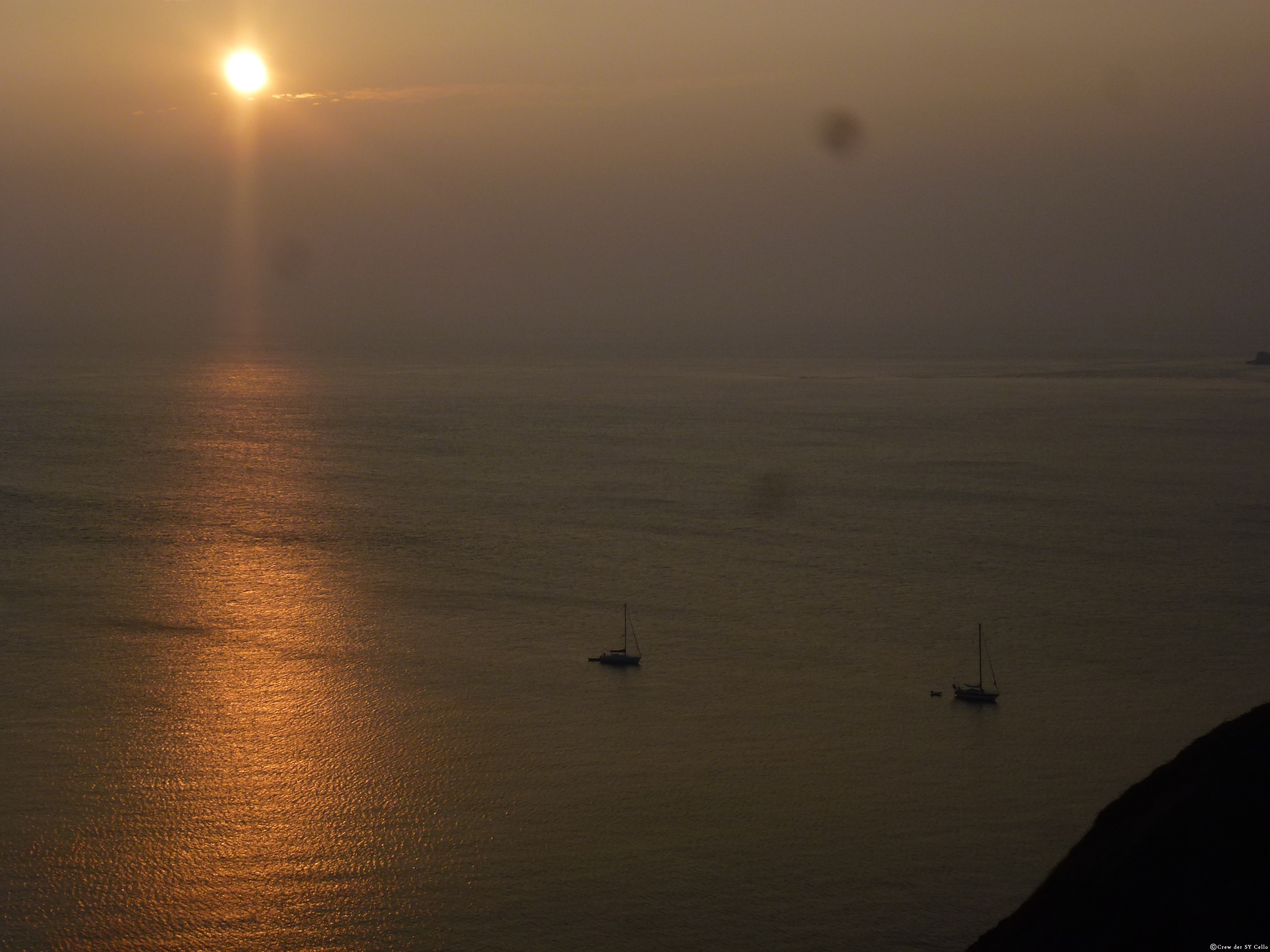 Cello bei Sonnenuntergang, das rechte Boot