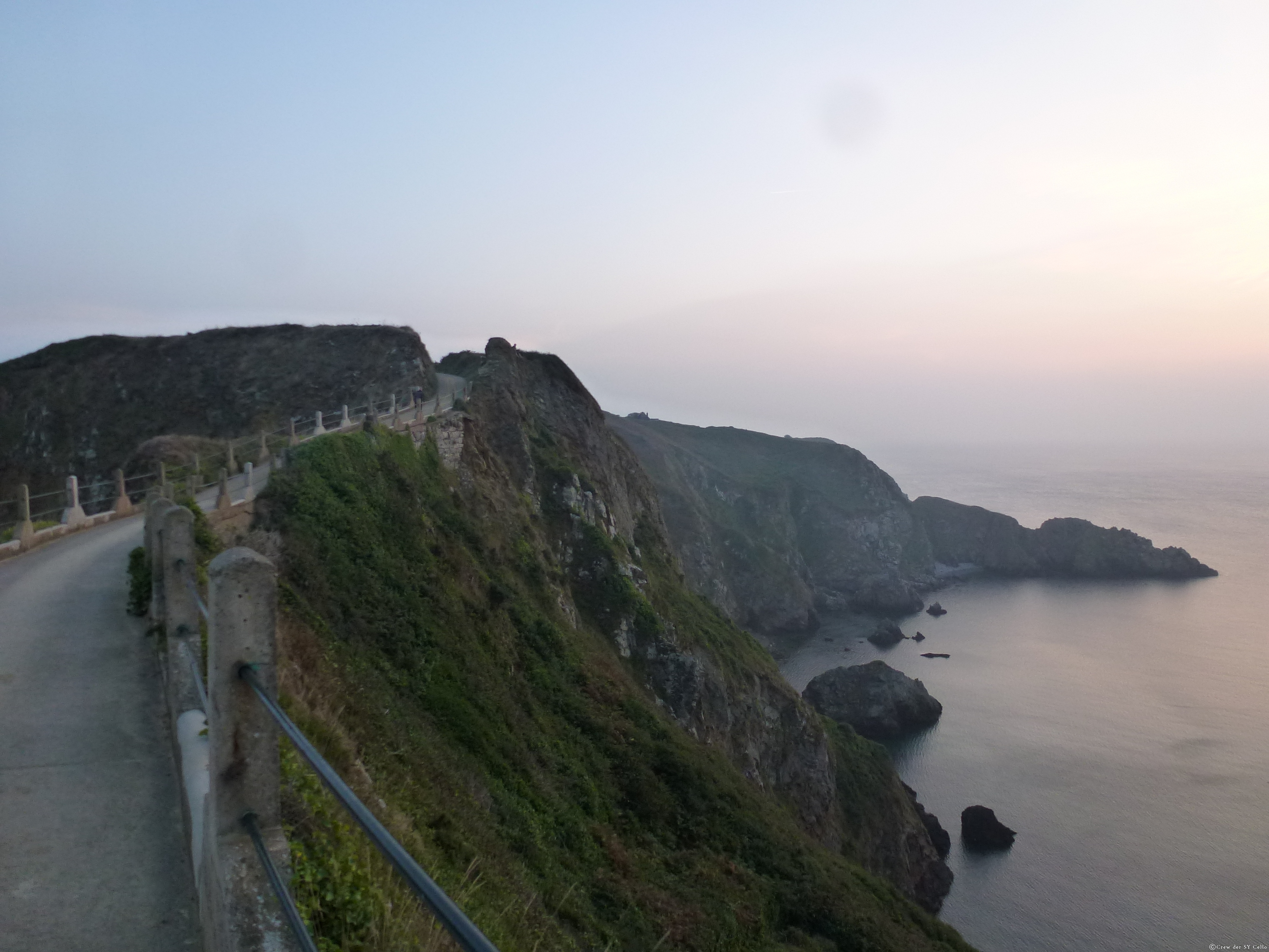 Da oben hockt doch einer &hellip; (siehe nächstes Bild)