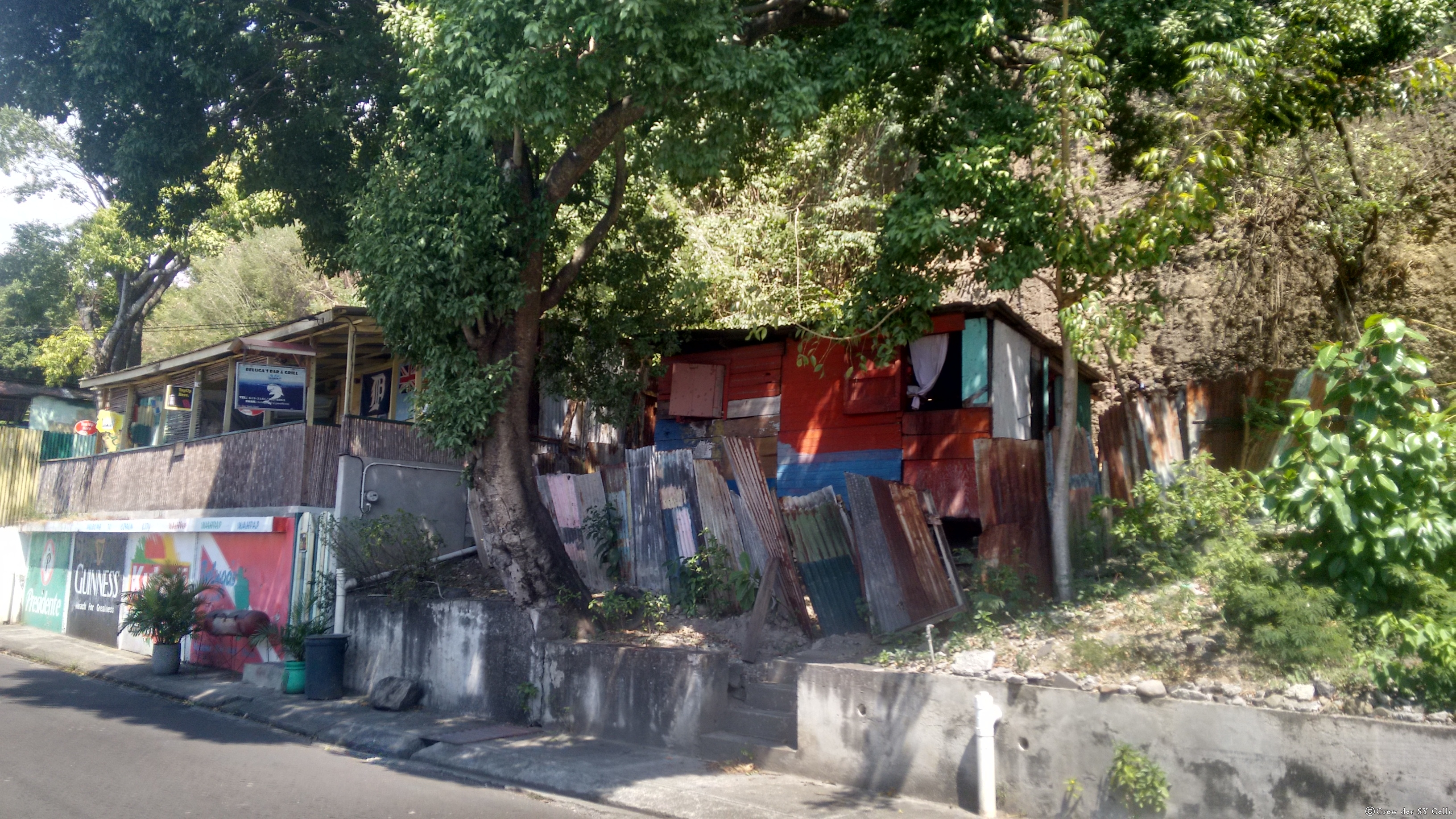 Meistens sieht man solche Häuser auf Dominica, oder in noch schlechterem Zustand.