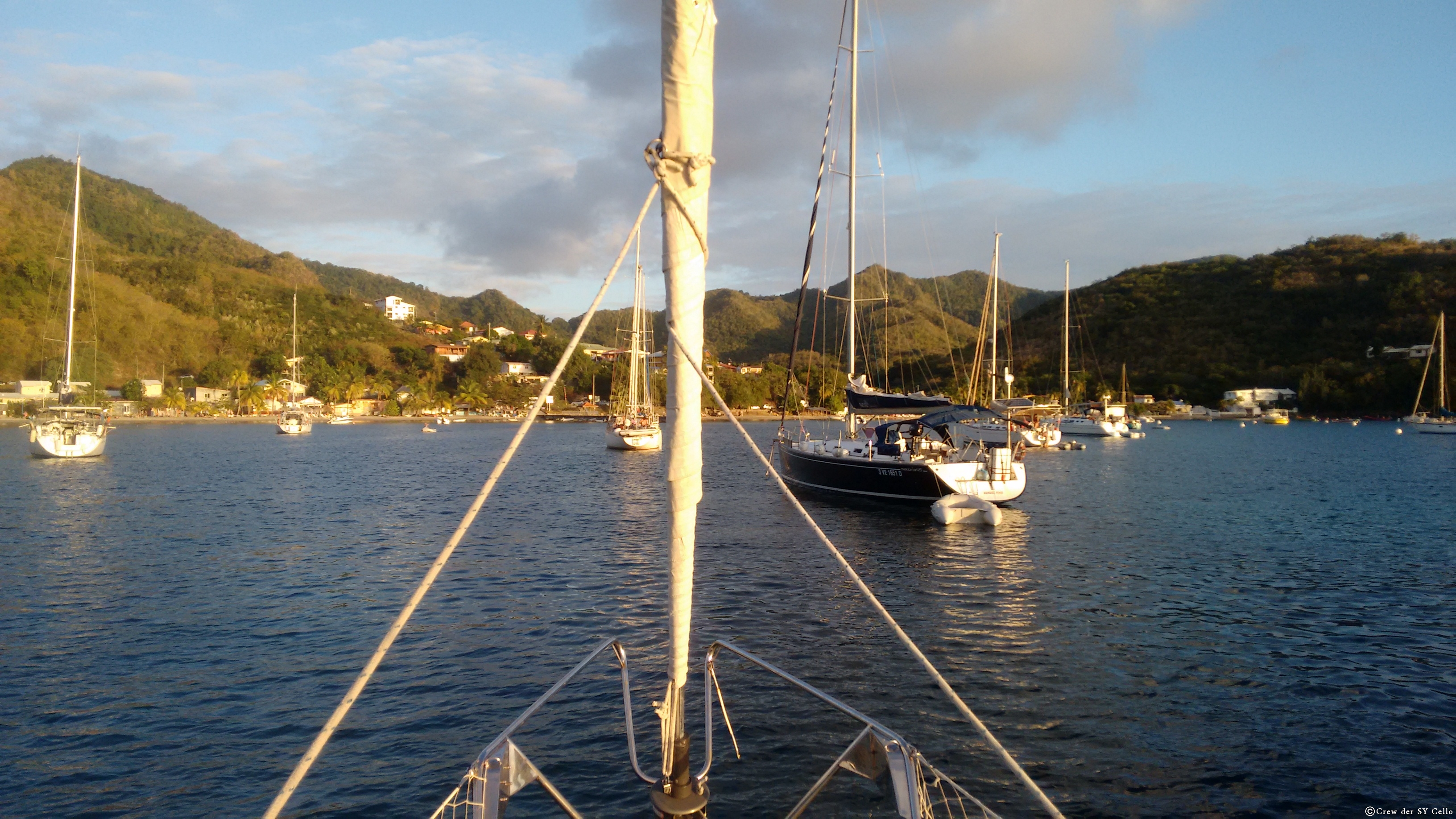 Ein Blick von der ankernden Cello aus. Grande Anse, Martinique.