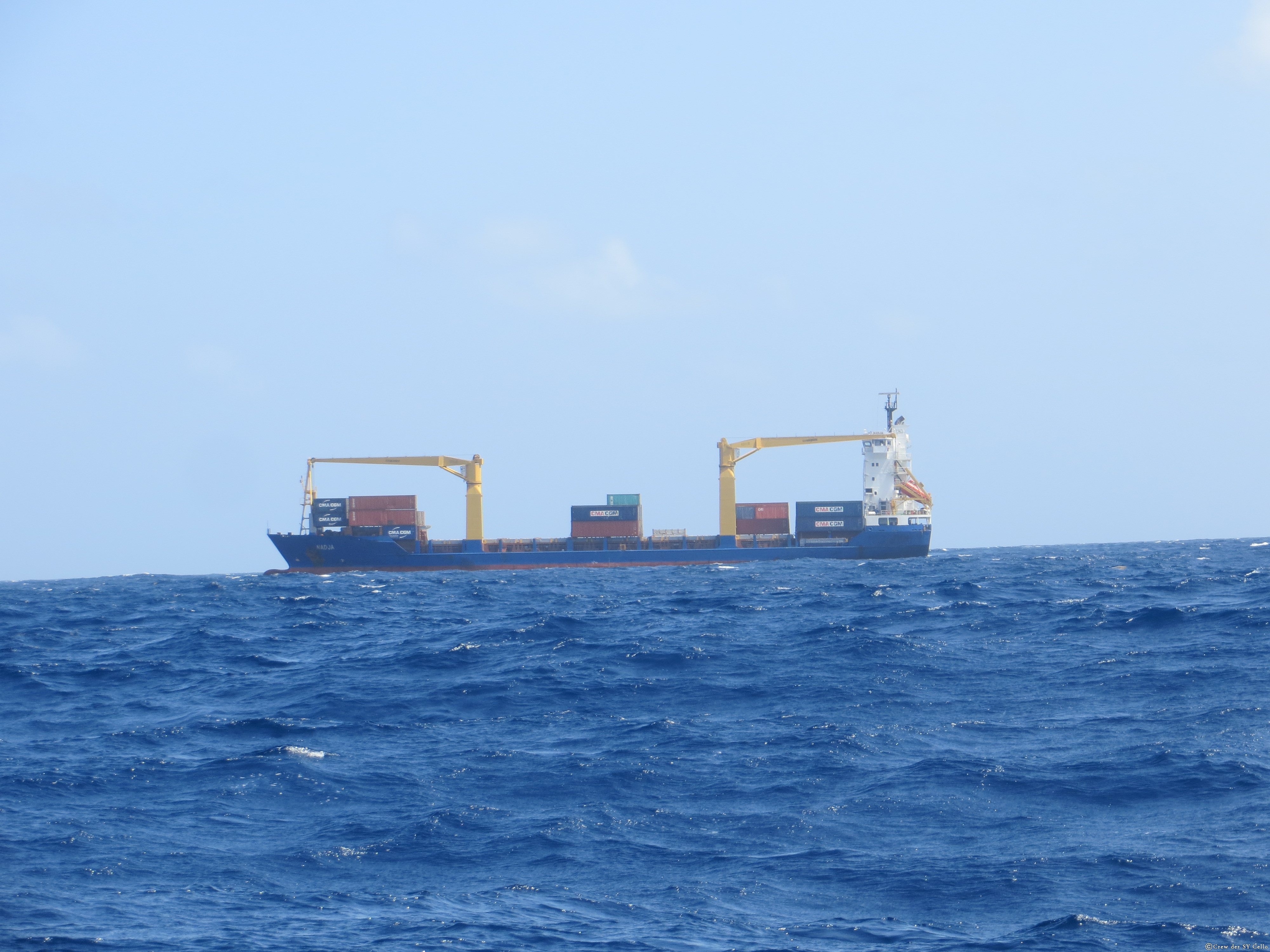 &hellip; ein Containerschiff, welches zwischen Martinique und St. Lucria fährt &hellip;