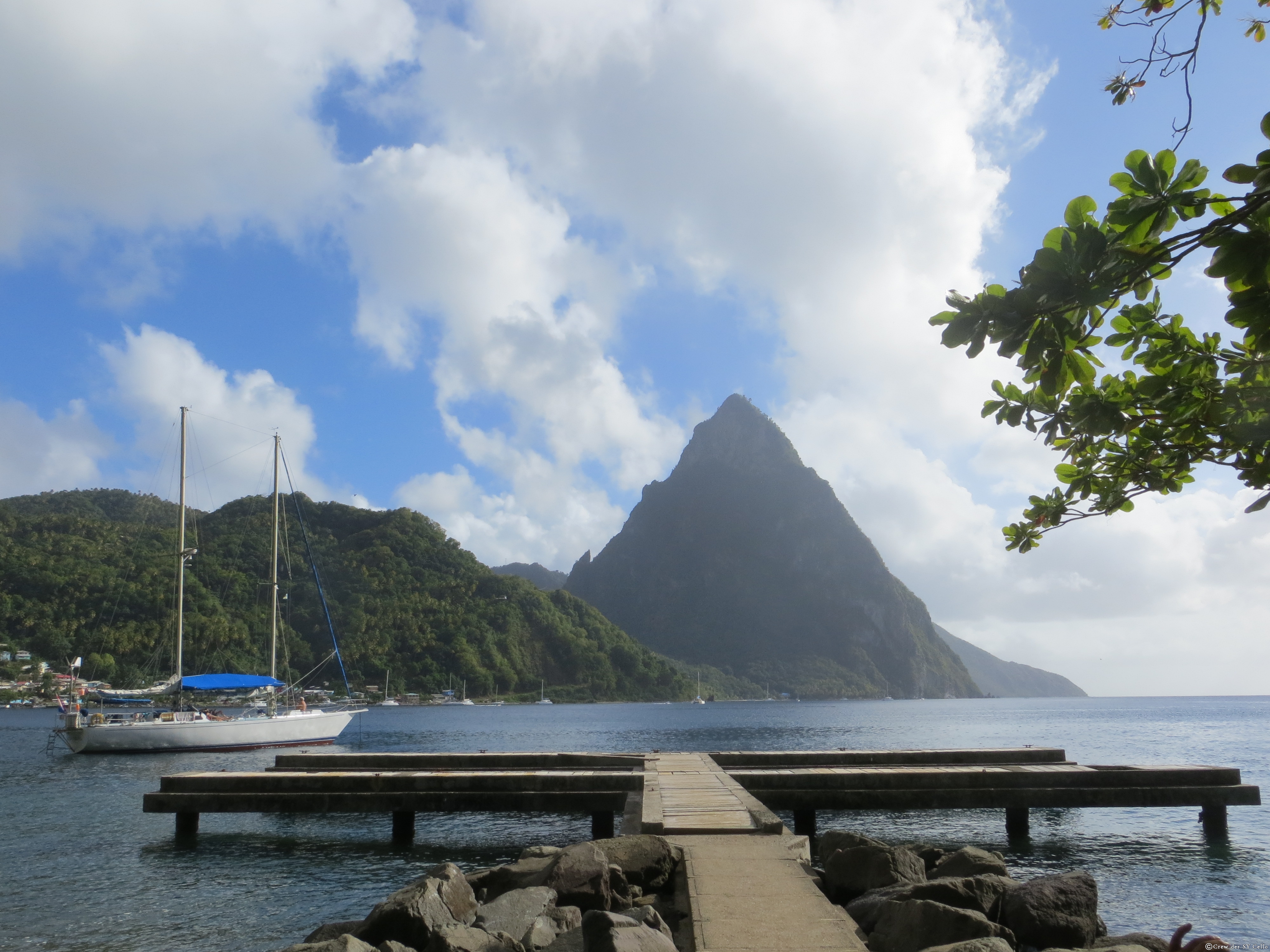 Blick auf den Petit Piton, St. Lucia. Hier schnorchelten wir.