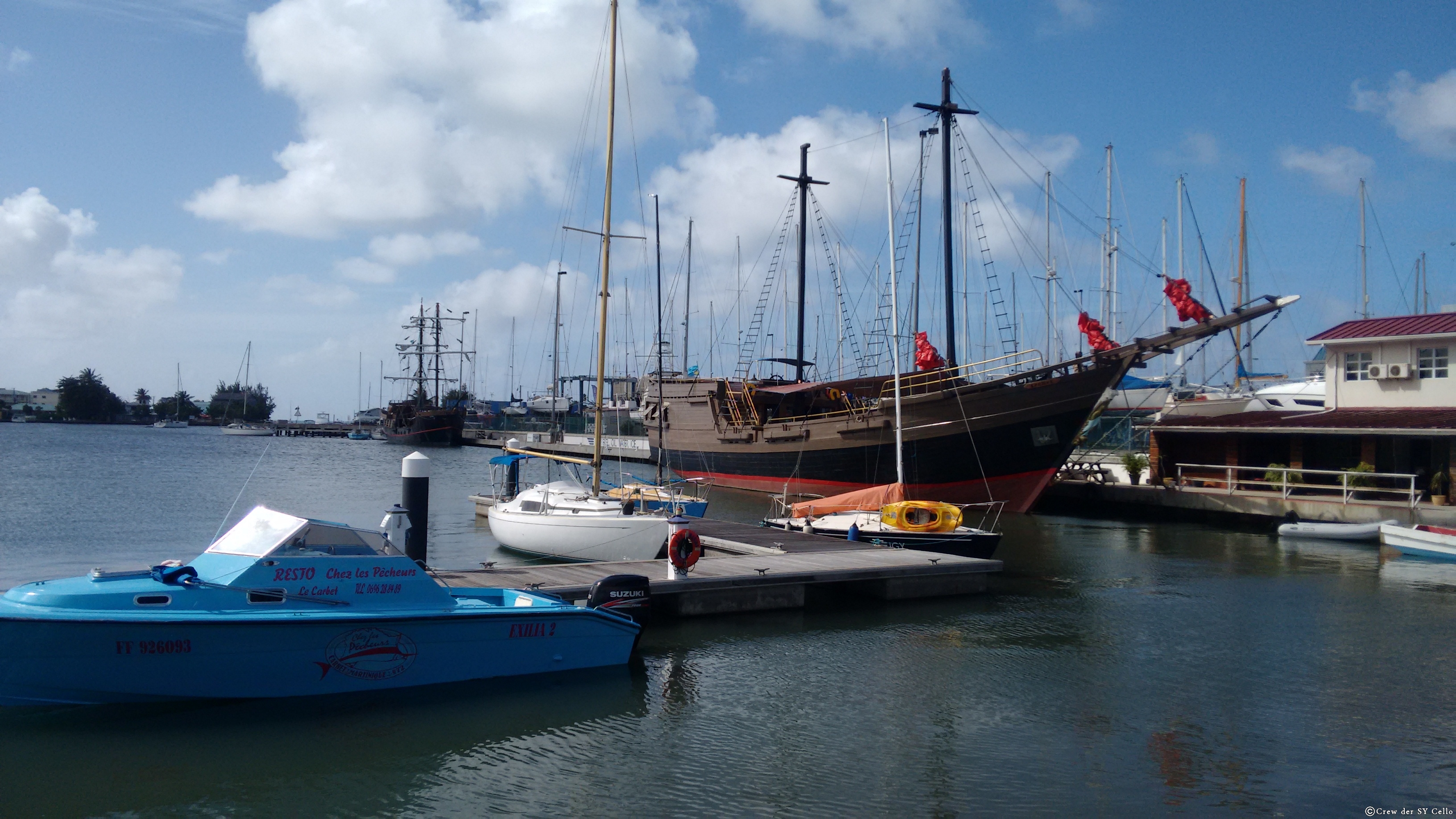 Zwei &lsquo;alte&rsquo; Schiffe, die in Piratenfilmen zum Einsatz kommen. Das Hintere war in &lsquo;Fluch der Karibik&rsquo; zu sehen