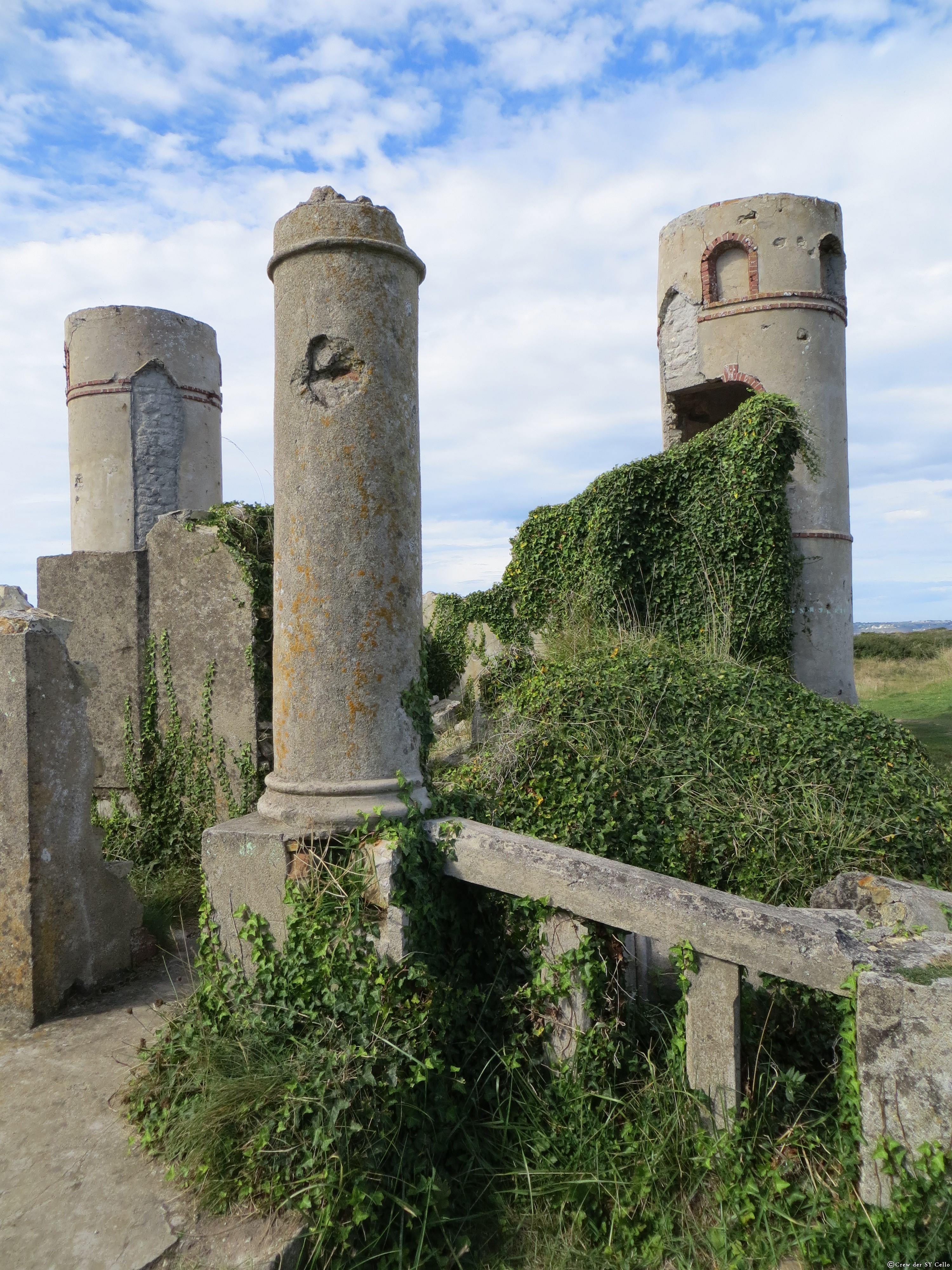 Frankreich - Camaret Sur Mer: Ruine vom Haus des französichen Dicheters Saint-Pol-Roux