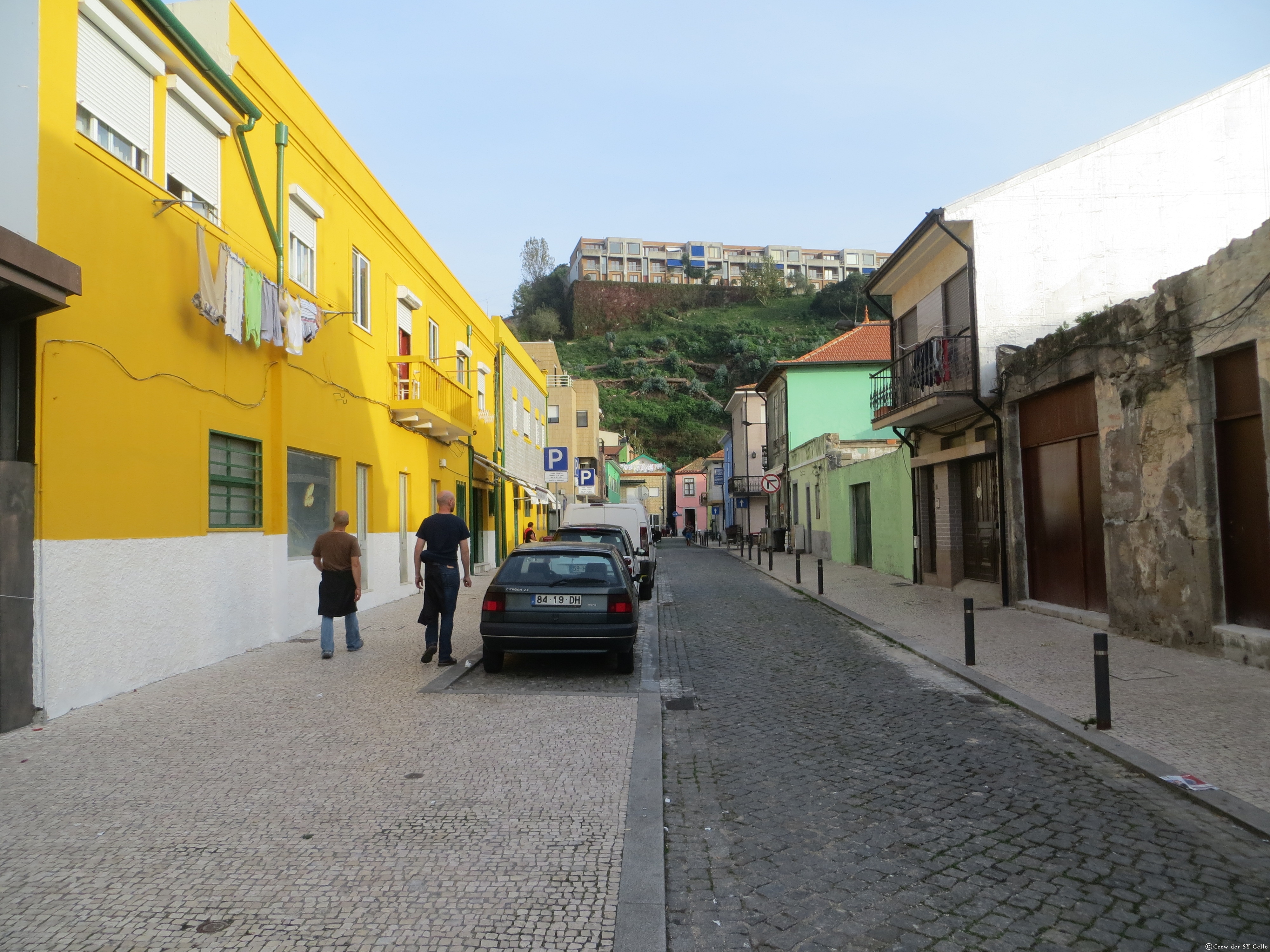 Kleine Gasse in Gaia, gegenüber von Porto