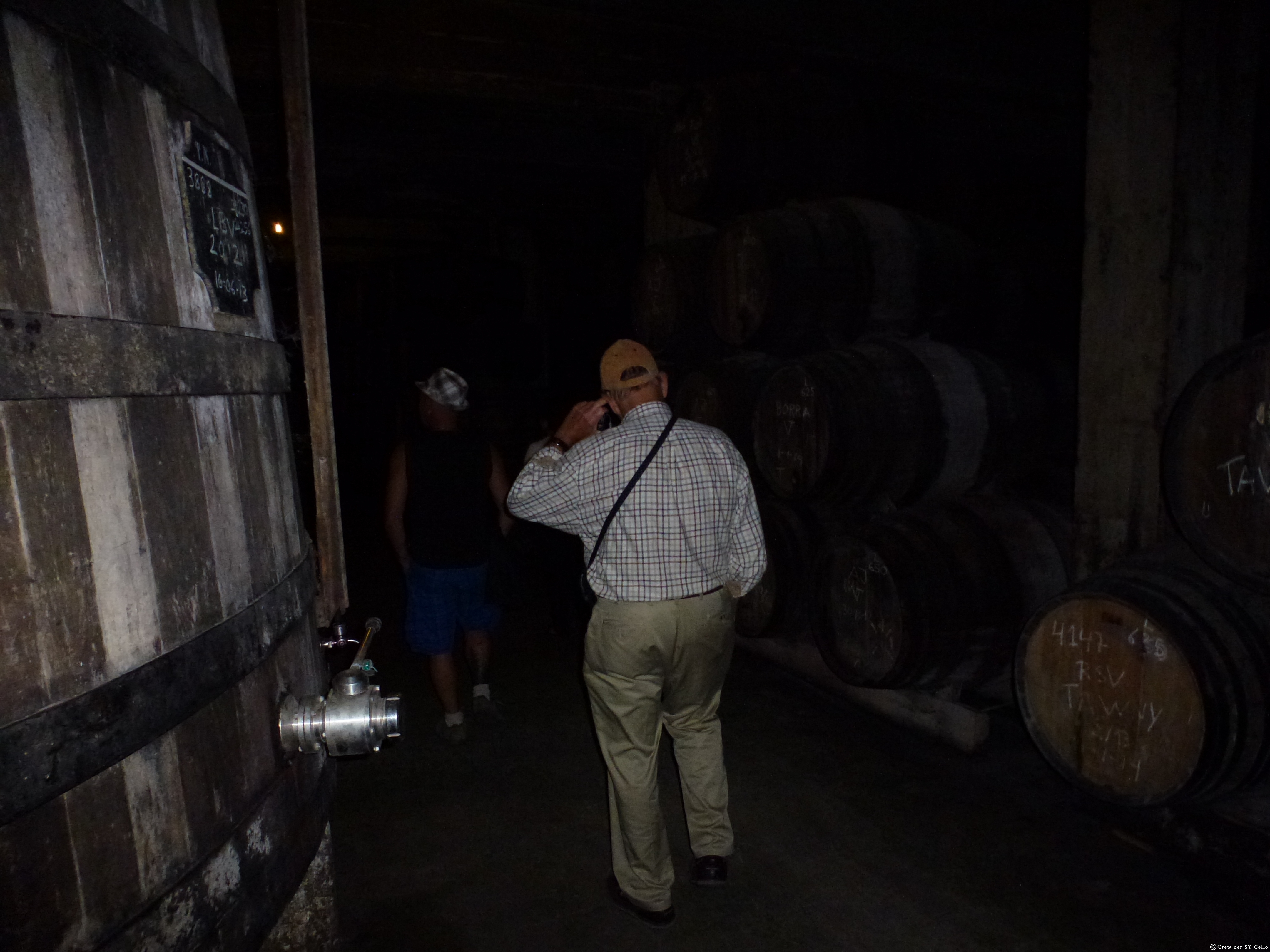 Besichtigung des Weinkellers